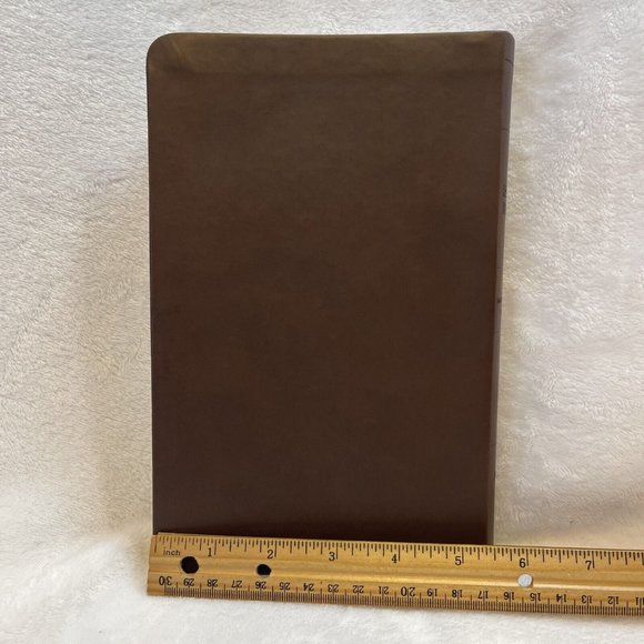 Holy Bible : New International Version, Chocolate Leathersoft‎ Value Thinline - Picture 4 of 12